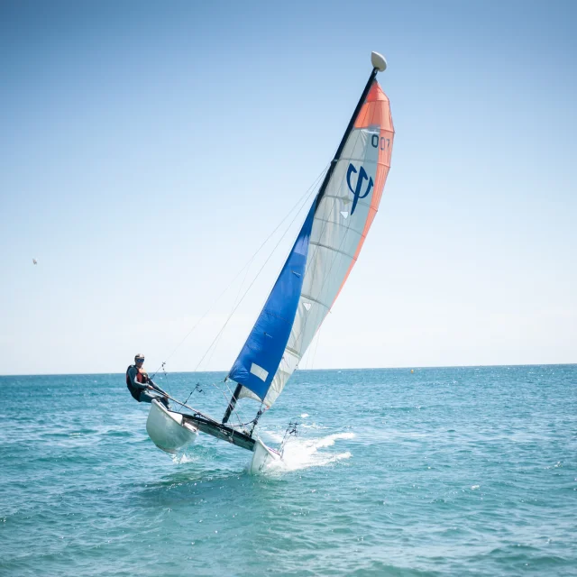 Catamarán Argeles 28 06 22 11